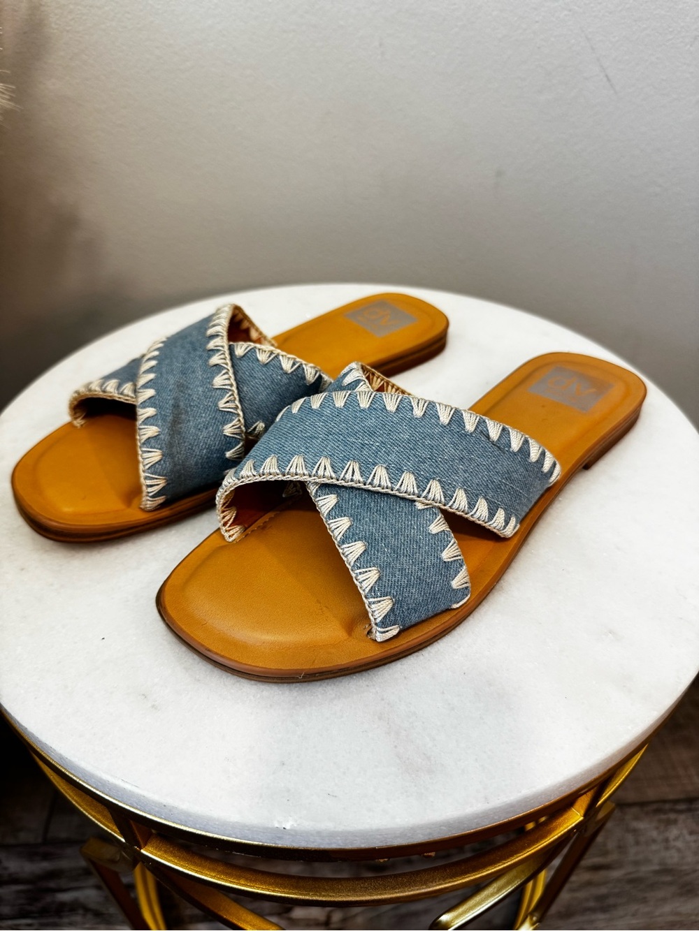 Dolce Vita Denim Crisscross Slide Sandals with Tan Footbed Sz 8 - Picture 2 of 11